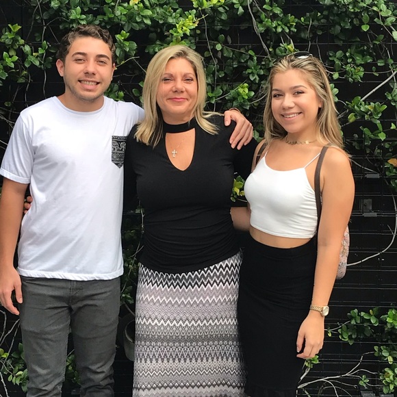 Meet your Posher, Pamela - Picture 2 of 6